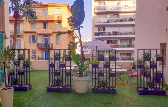 NOUVEAUTE : L'Hôtel Locarno Nice transforme sa terrasse en un oasis de confort
