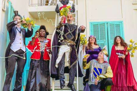 Hôtel Locarno: front row seats for the Nice Carnival
