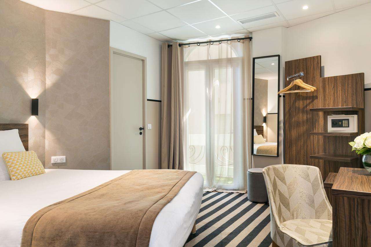 Hotel Locarno Nice - Room